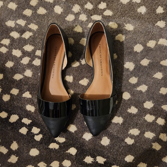 Chinese Laundry Flats - Picture 1 of 3